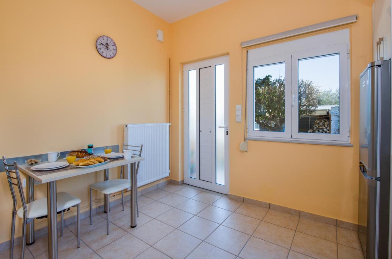 Georgia' S Apartment No1 Maleme  Bagian luar foto